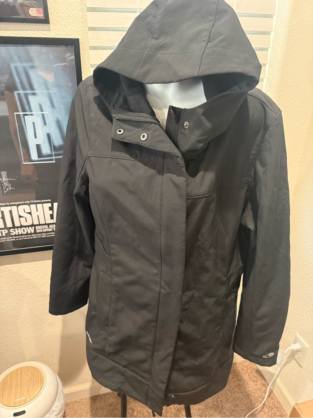 Champion Venture Dry Women's Hooded Black Jacket. Size XL